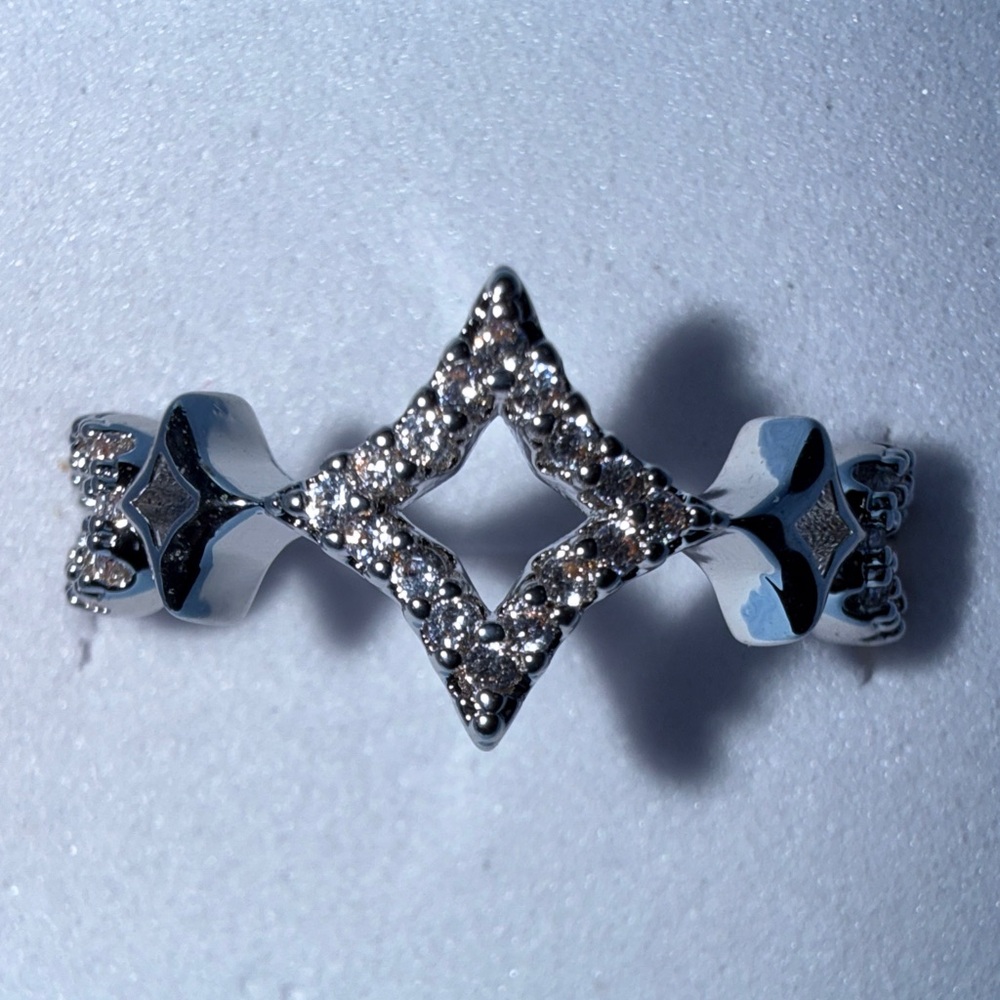Pretty Bird White Gold Plated Ring with clear stone size 5